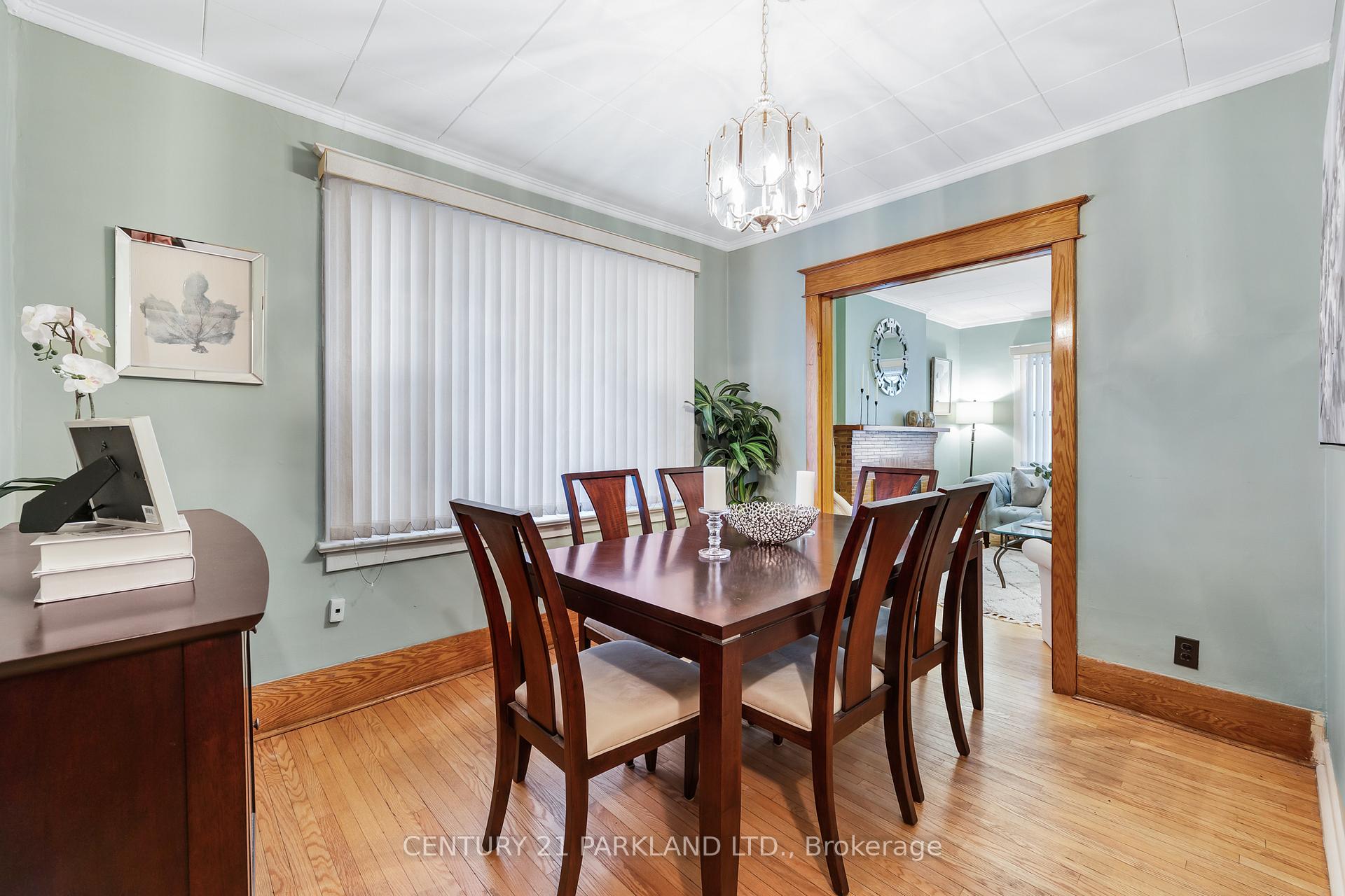 Photo 10 of 11 Lamb Avenue, Toronto, Greenwood-Coxwell — HOMEH