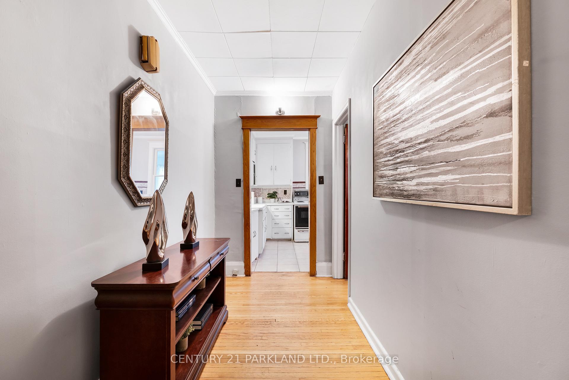 Photo 11 of 11 Lamb Avenue, Toronto, Greenwood-Coxwell — HOMEH