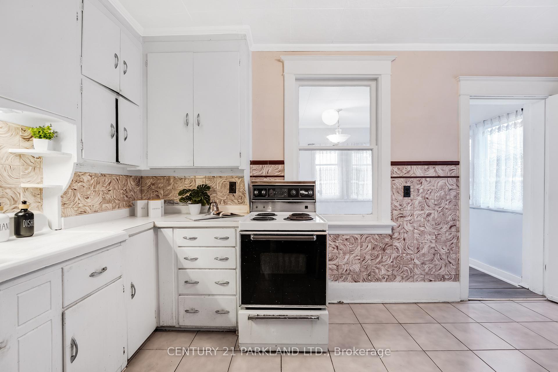 Photo 15 of 11 Lamb Avenue, Toronto, Greenwood-Coxwell — HOMEH