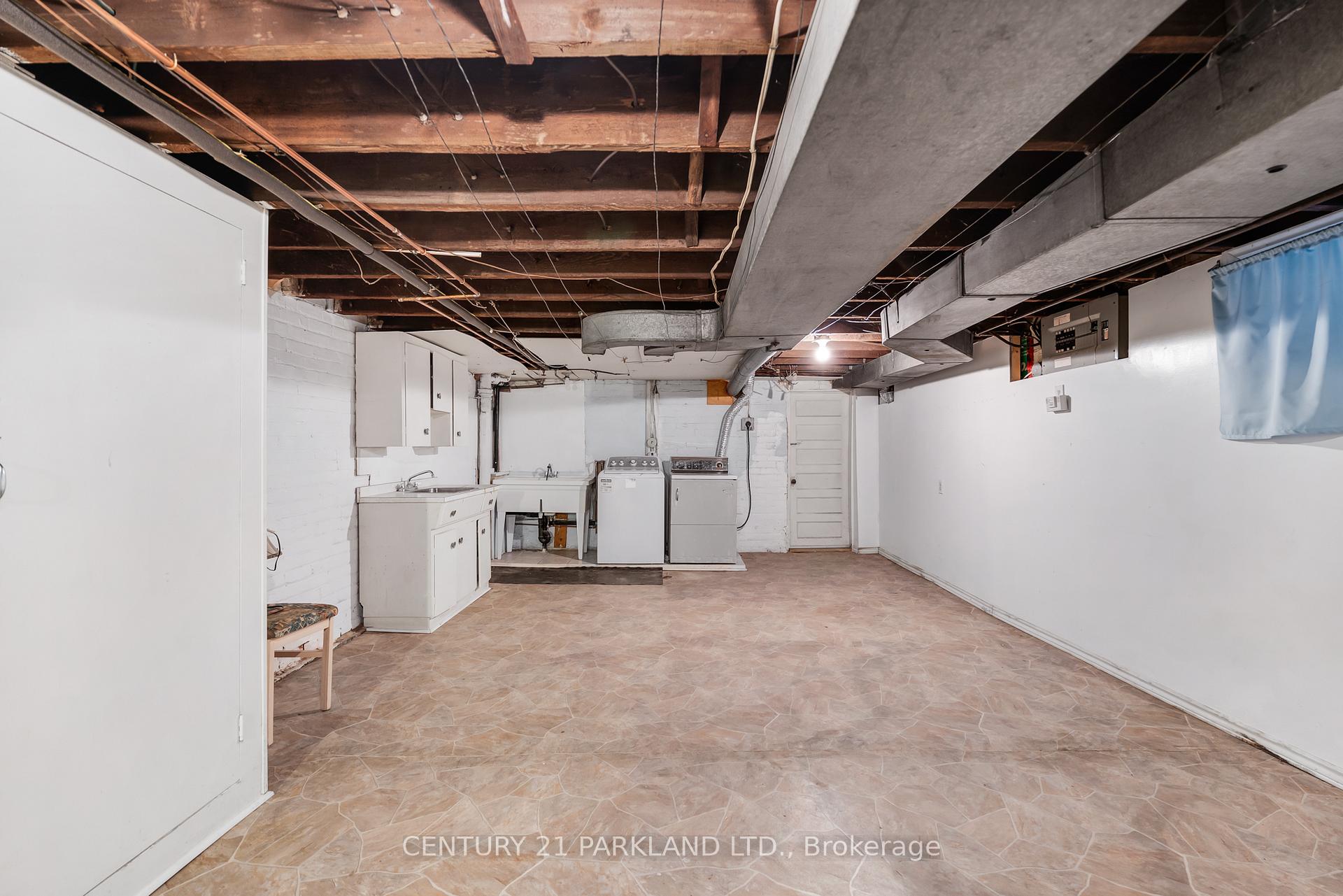 Photo 28 of 11 Lamb Avenue, Toronto, Greenwood-Coxwell — HOMEH