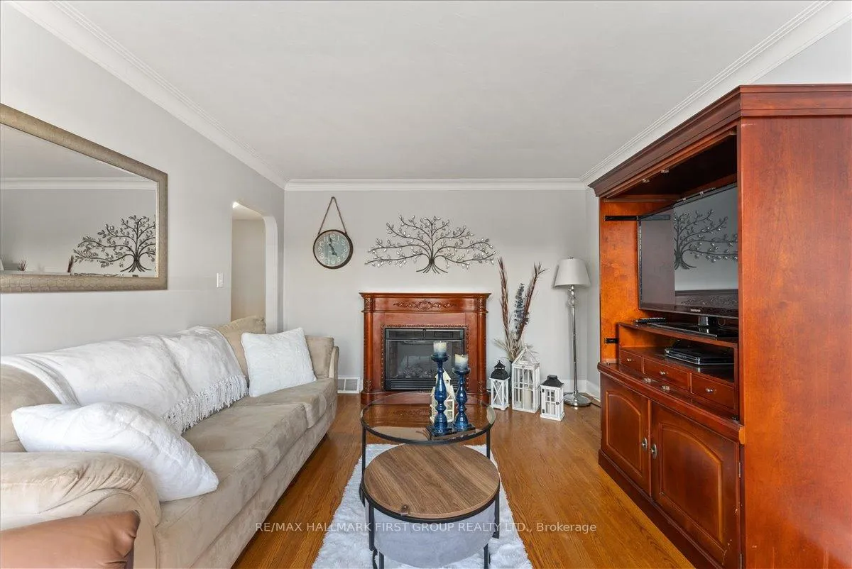 Photo 10 of 8 Concession Street E, Clarington, Bowmanville — HOMEH