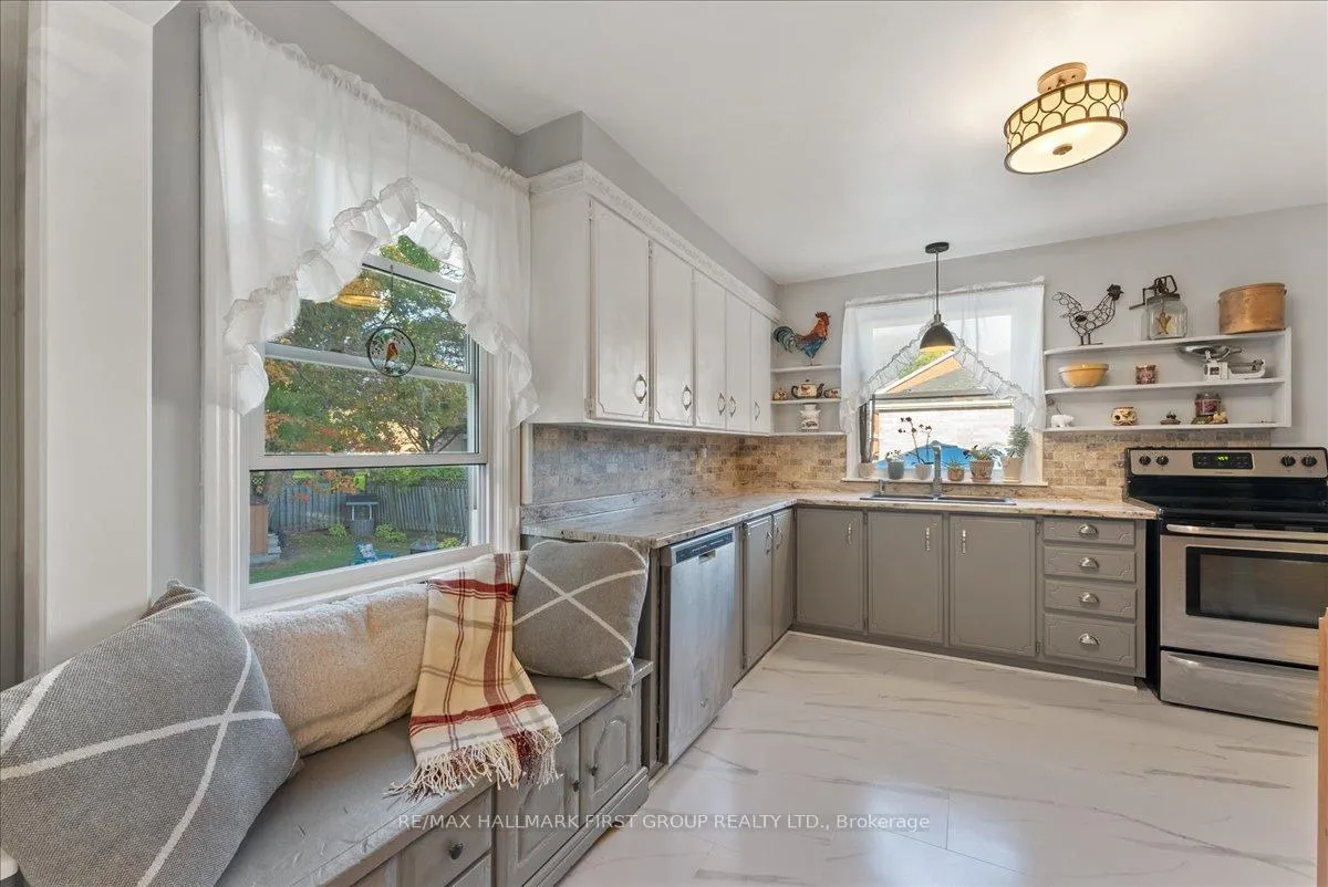 Photo 11 of 8 Concession Street E, Clarington, Bowmanville — HOMEH