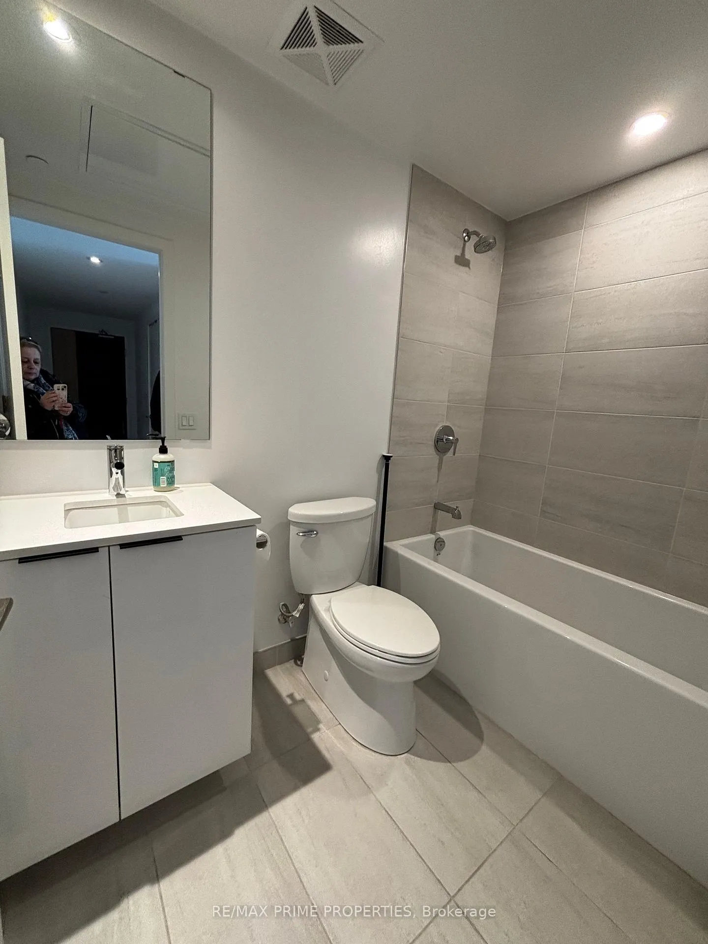 Photo 6 of Unit 823, 50 Power Street, Toronto, Moss Park — HOMEH