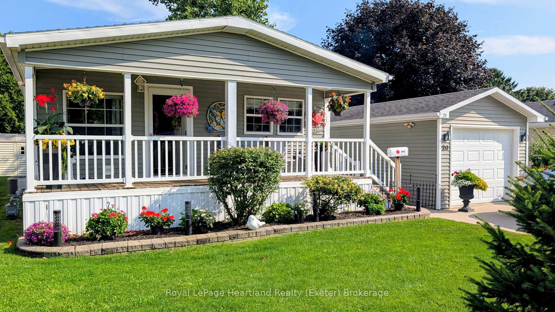 Photo 2 of 20 George Street, Strathroy-Caradoc, SE — HOMEH
