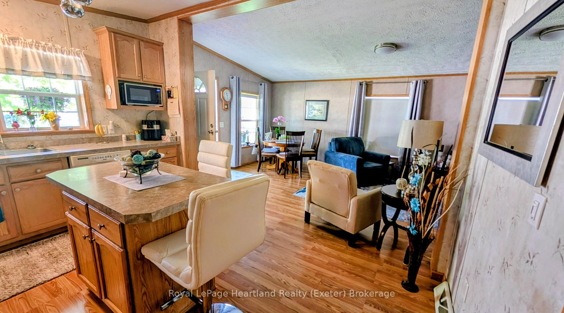 Photo 5 of 20 George Street, Strathroy-Caradoc, SE — HOMEH