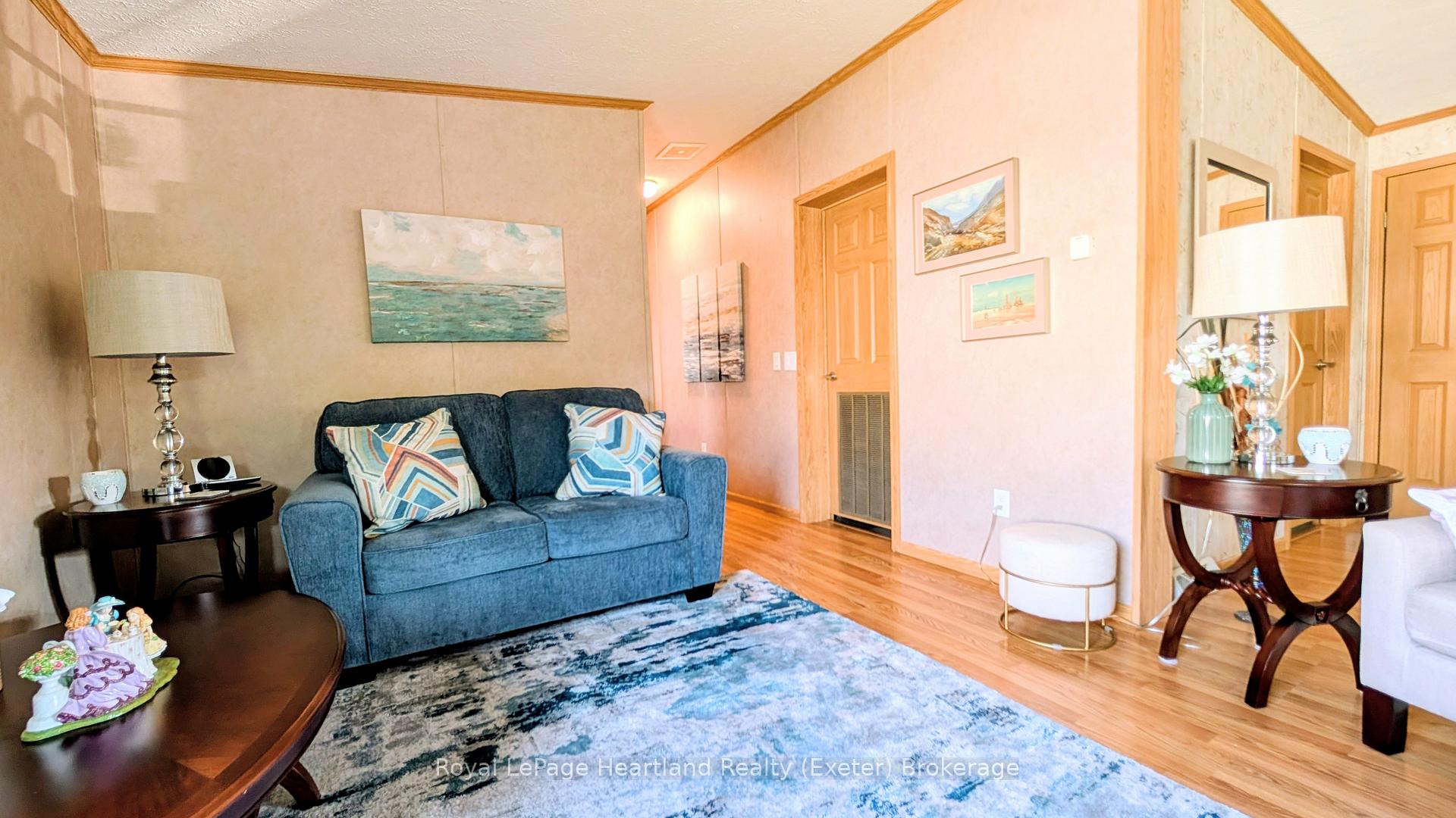 Photo 7 of 20 George Street, Strathroy-Caradoc, SE — HOMEH