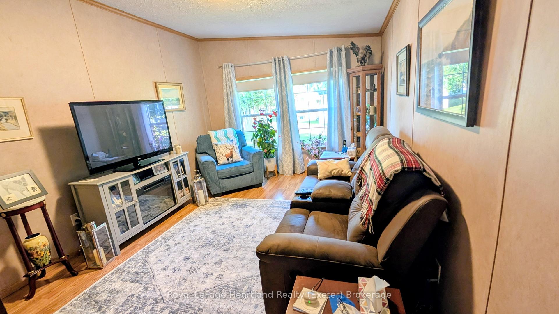 Photo 9 of 20 George Street, Strathroy-Caradoc, SE — HOMEH
