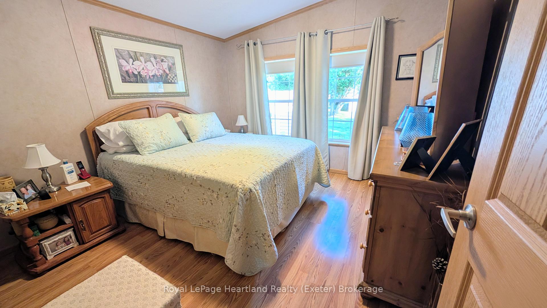 Photo 12 of 20 George Street, Strathroy-Caradoc, SE — HOMEH