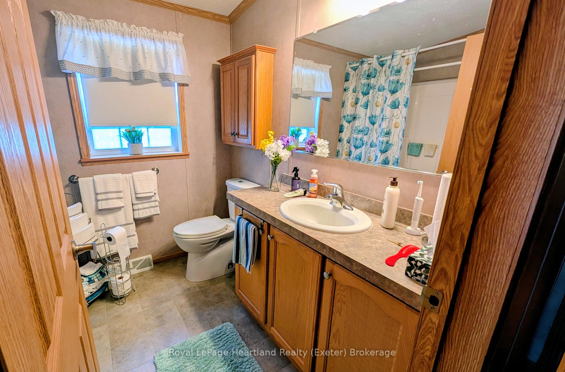 Photo 13 of 20 George Street, Strathroy-Caradoc, SE — HOMEH