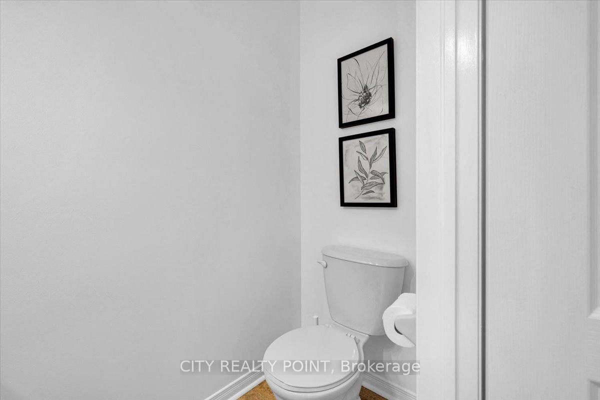 Photo 6 of 10 Edhouse Avenue, Scarborough, Clairlea-Birchmount — HOMEH