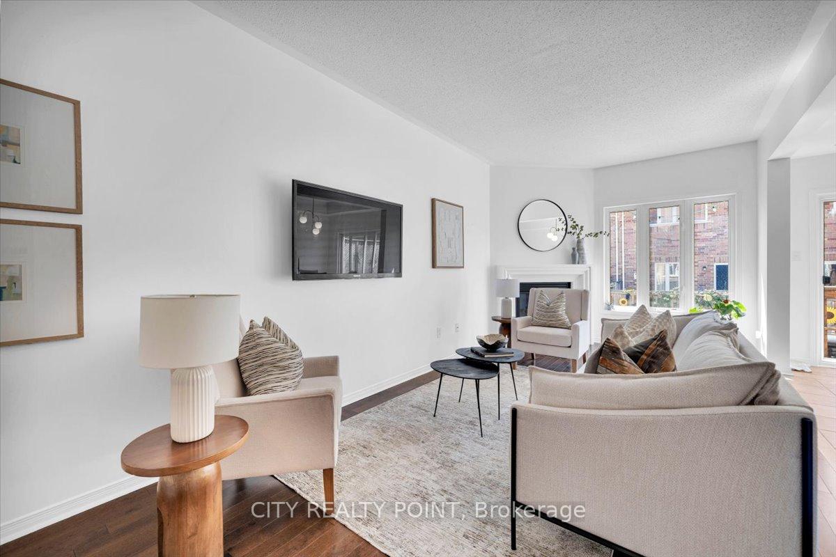 Photo 8 of 10 Edhouse Avenue, Scarborough, Clairlea-Birchmount — HOMEH