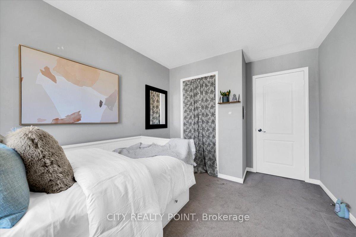 Photo 24 of 10 Edhouse Avenue, Scarborough, Clairlea-Birchmount — HOMEH