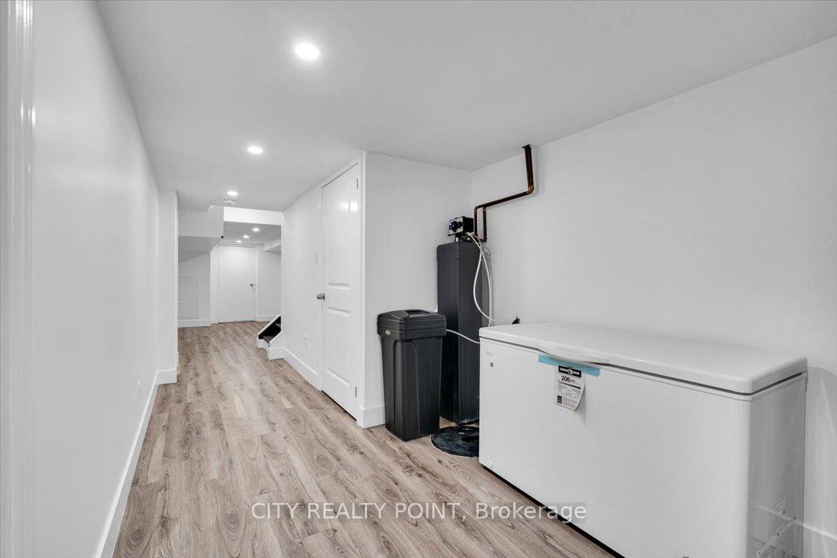 Photo 32 of 10 Edhouse Avenue, Scarborough, Clairlea-Birchmount — HOMEH