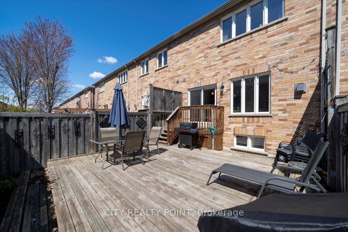 Photo 35 of 10 Edhouse Avenue, Scarborough, Clairlea-Birchmount — HOMEH