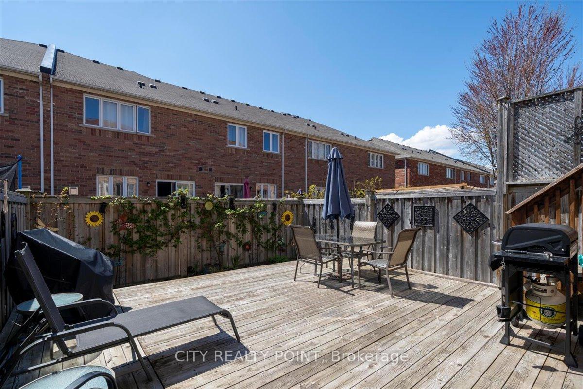 Photo 36 of 10 Edhouse Avenue, Scarborough, Clairlea-Birchmount — HOMEH