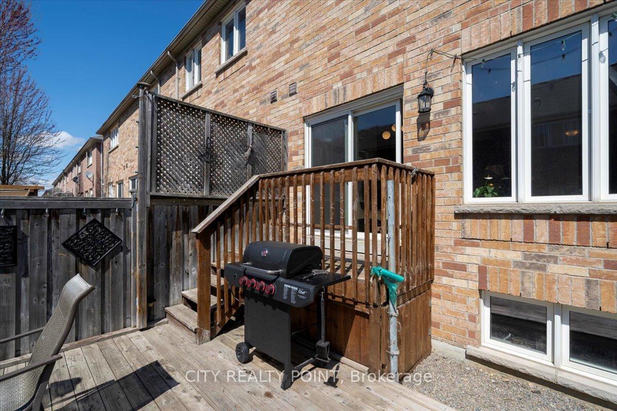 Photo 37 of 10 Edhouse Avenue, Scarborough, Clairlea-Birchmount — HOMEH