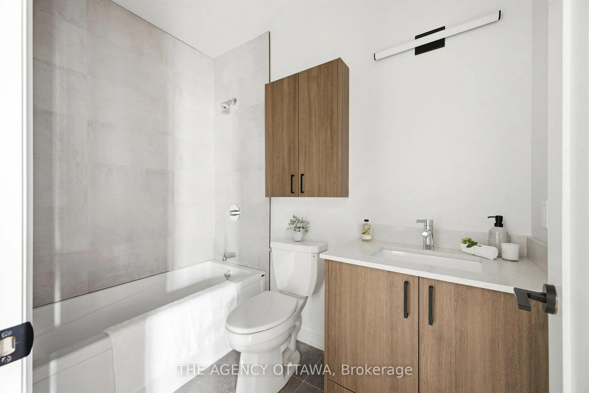Photo 10 of Unit 401, 56 Bayswater Avenue, Ottawa, Hintonburg — HOMEH