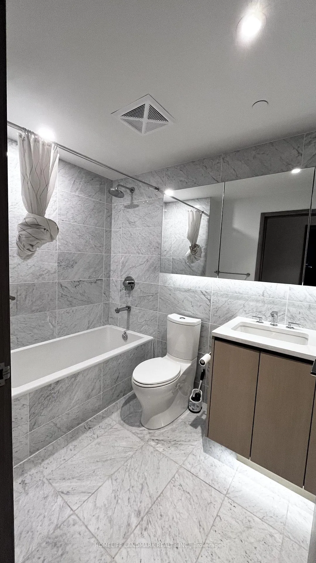 Photo 5 of Unit 3006, 95 Mcmahon Drive, North York, Bayview Village — HOMEH