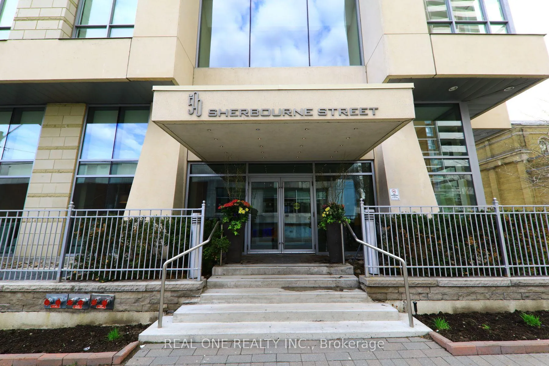 Photo 1 of Unit 506, 500 Sherbourne Street, Toronto, North St. James Town — HOMEH
