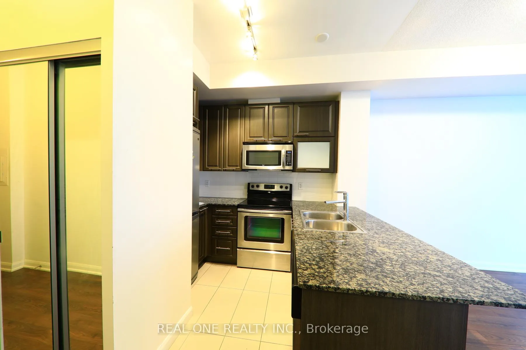 Photo 15 of Unit 506, 500 Sherbourne Street, Toronto, North St. James Town — HOMEH