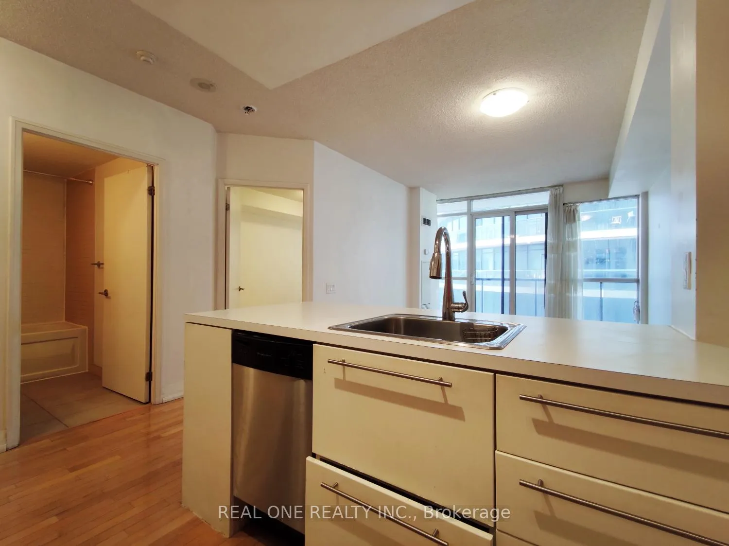 Photo 9 of Unit 2606, 25 Carlton Street, Toronto, Church-Yonge Corridor — HOMEH