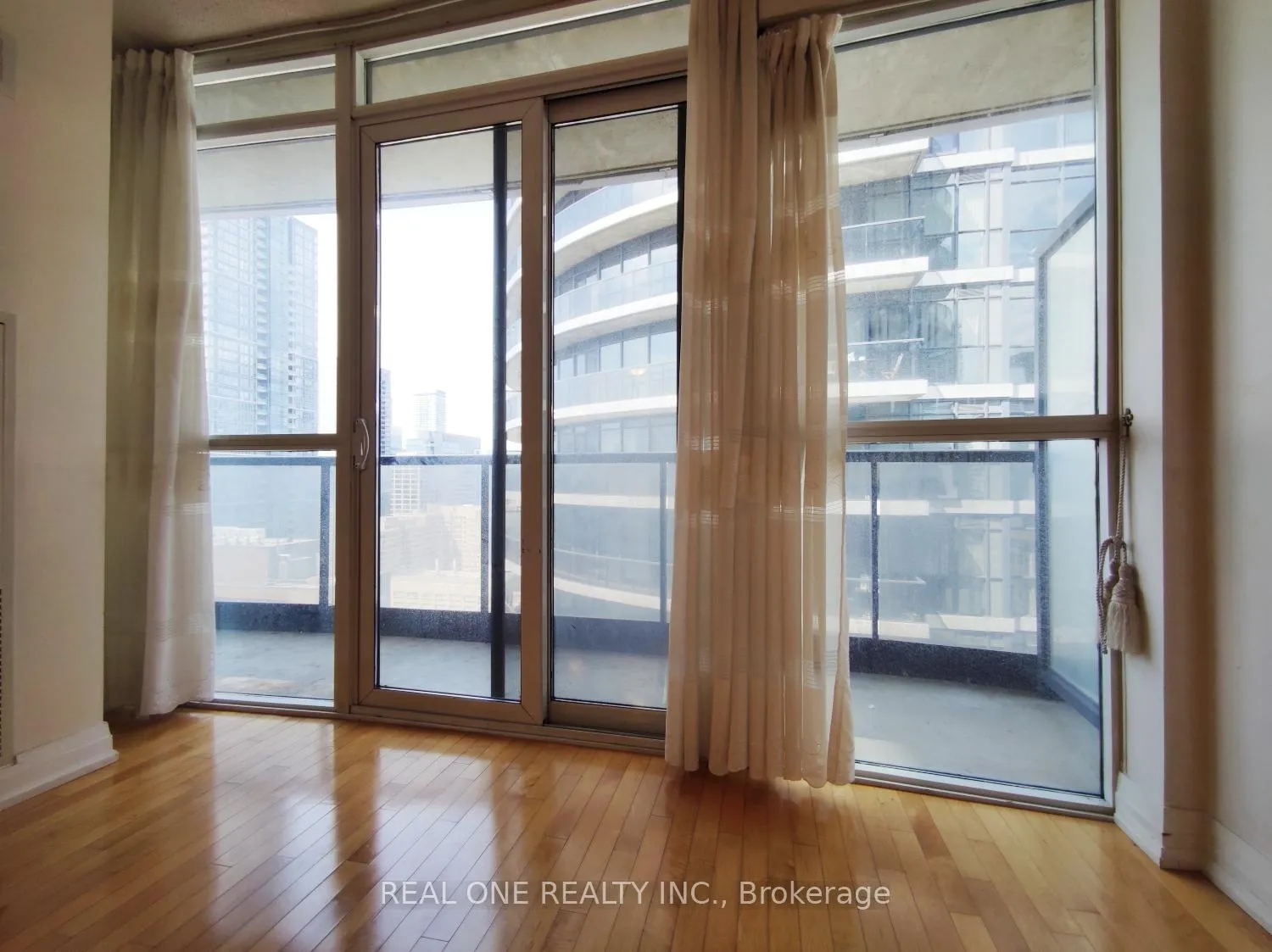 Photo 11 of Unit 2606, 25 Carlton Street, Toronto, Church-Yonge Corridor — HOMEH