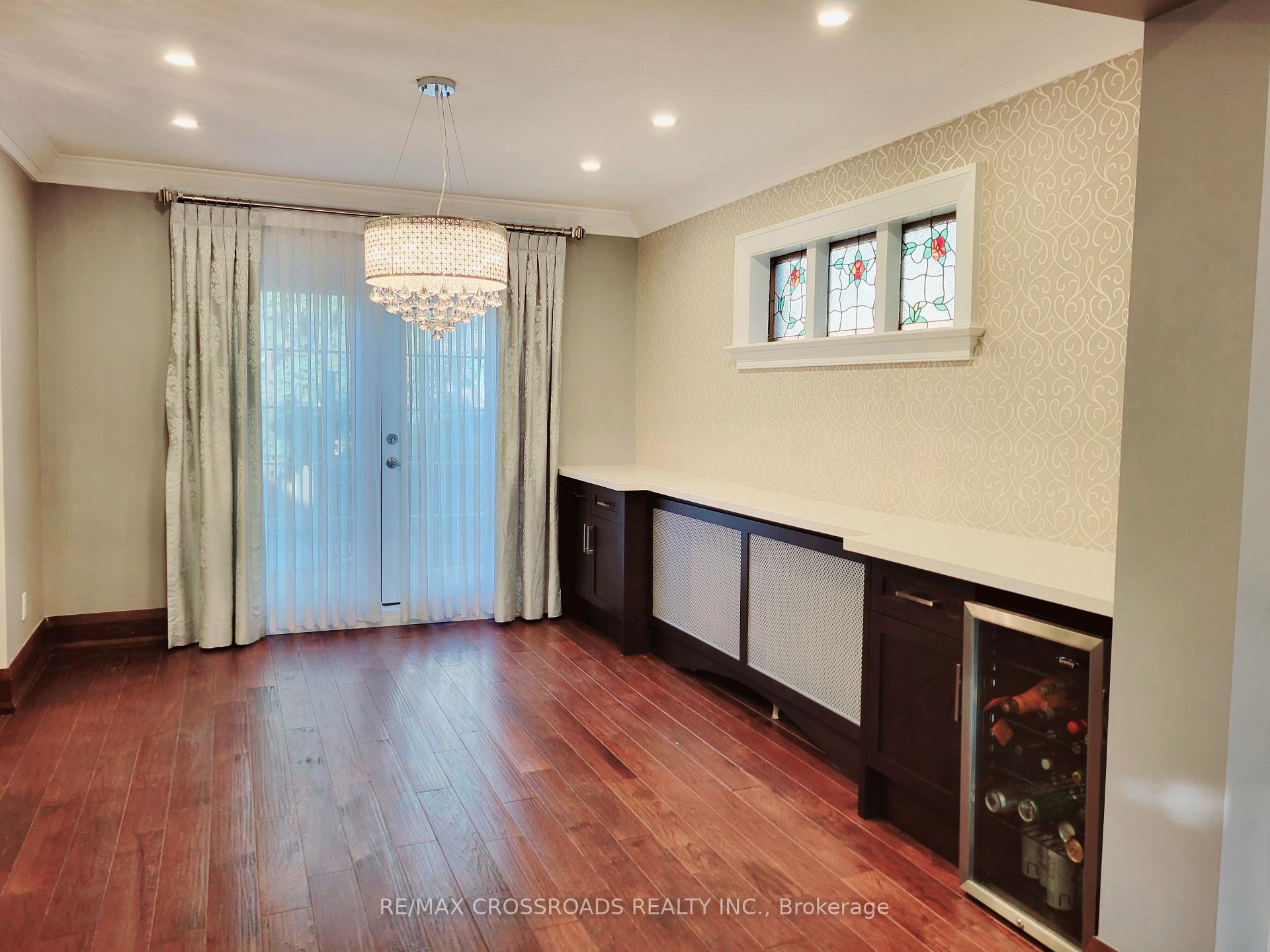Photo 6 of 11 Maxwell Avenue, Toronto, Yonge-Eglinton — HOMEH