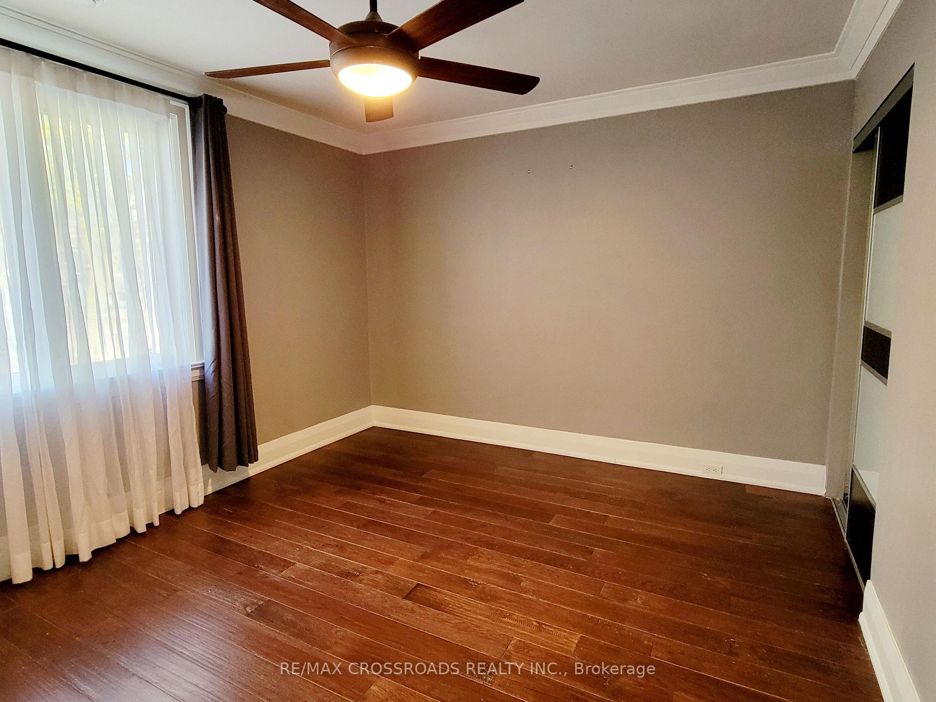 Photo 10 of 11 Maxwell Avenue, Toronto, Yonge-Eglinton — HOMEH