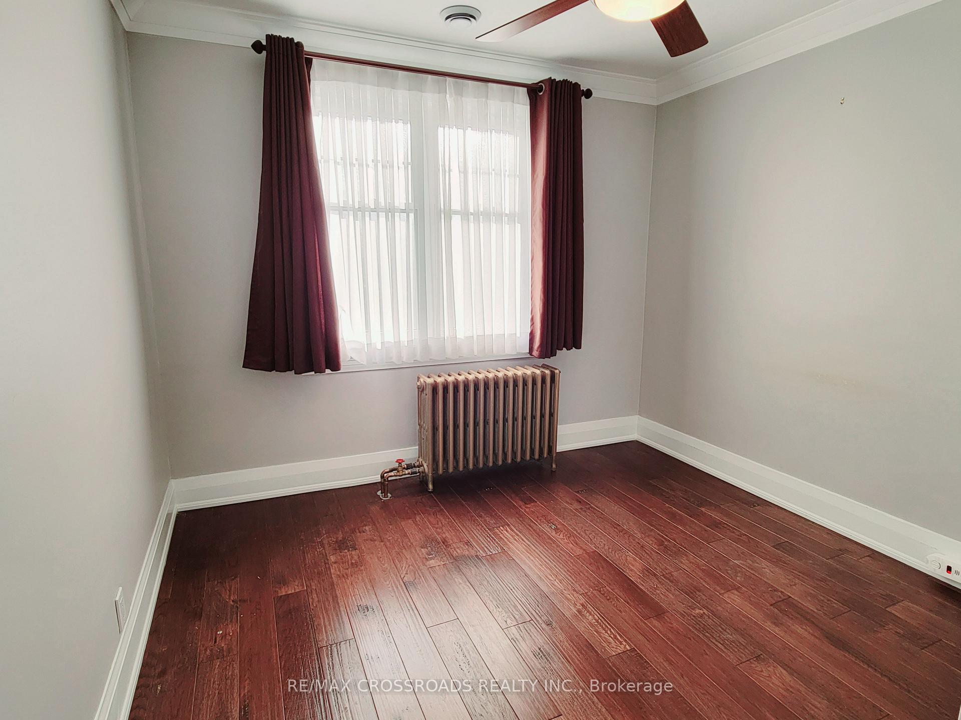 Photo 11 of 11 Maxwell Avenue, Toronto, Yonge-Eglinton — HOMEH