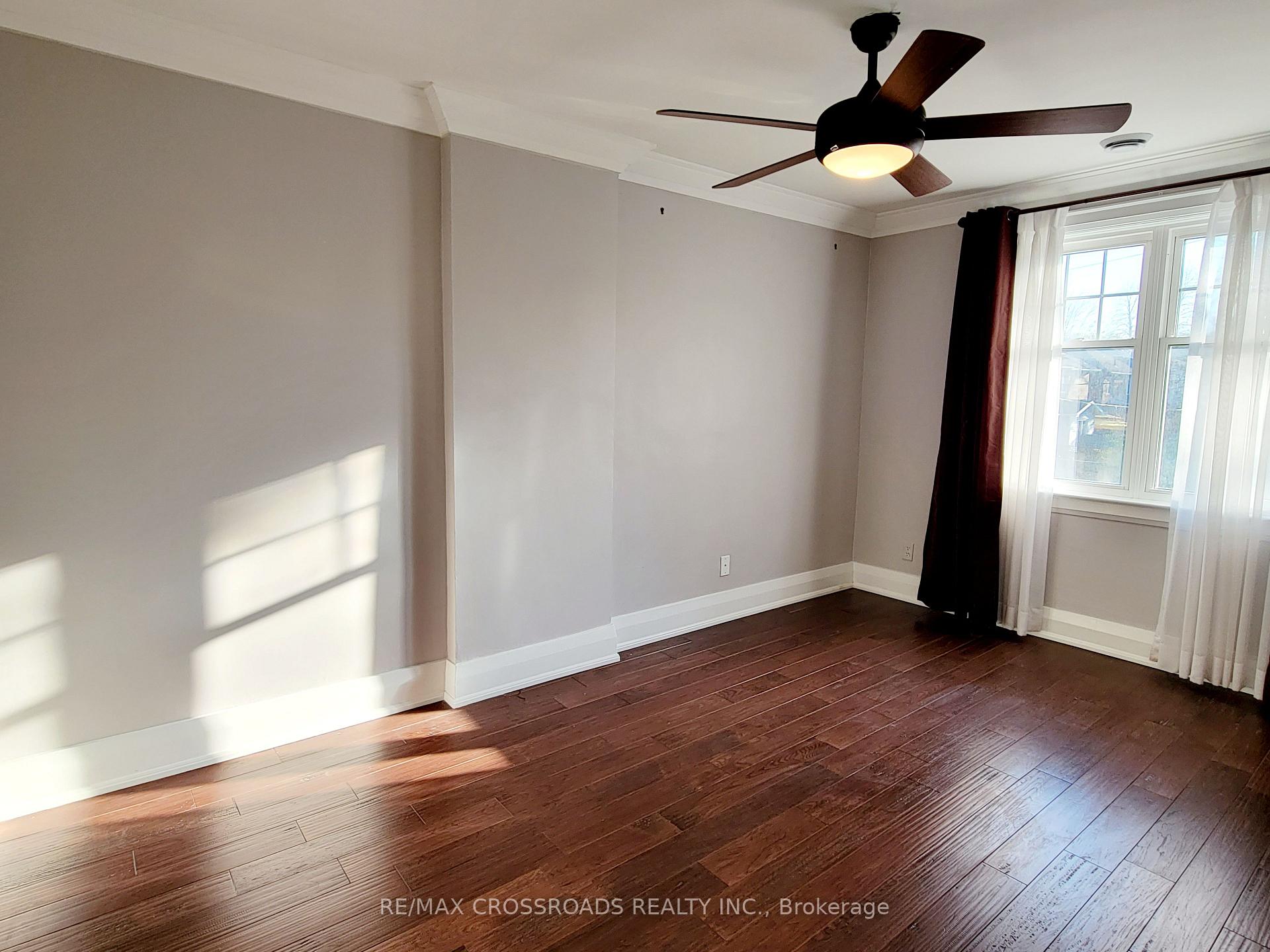 Photo 12 of 11 Maxwell Avenue, Toronto, Yonge-Eglinton — HOMEH