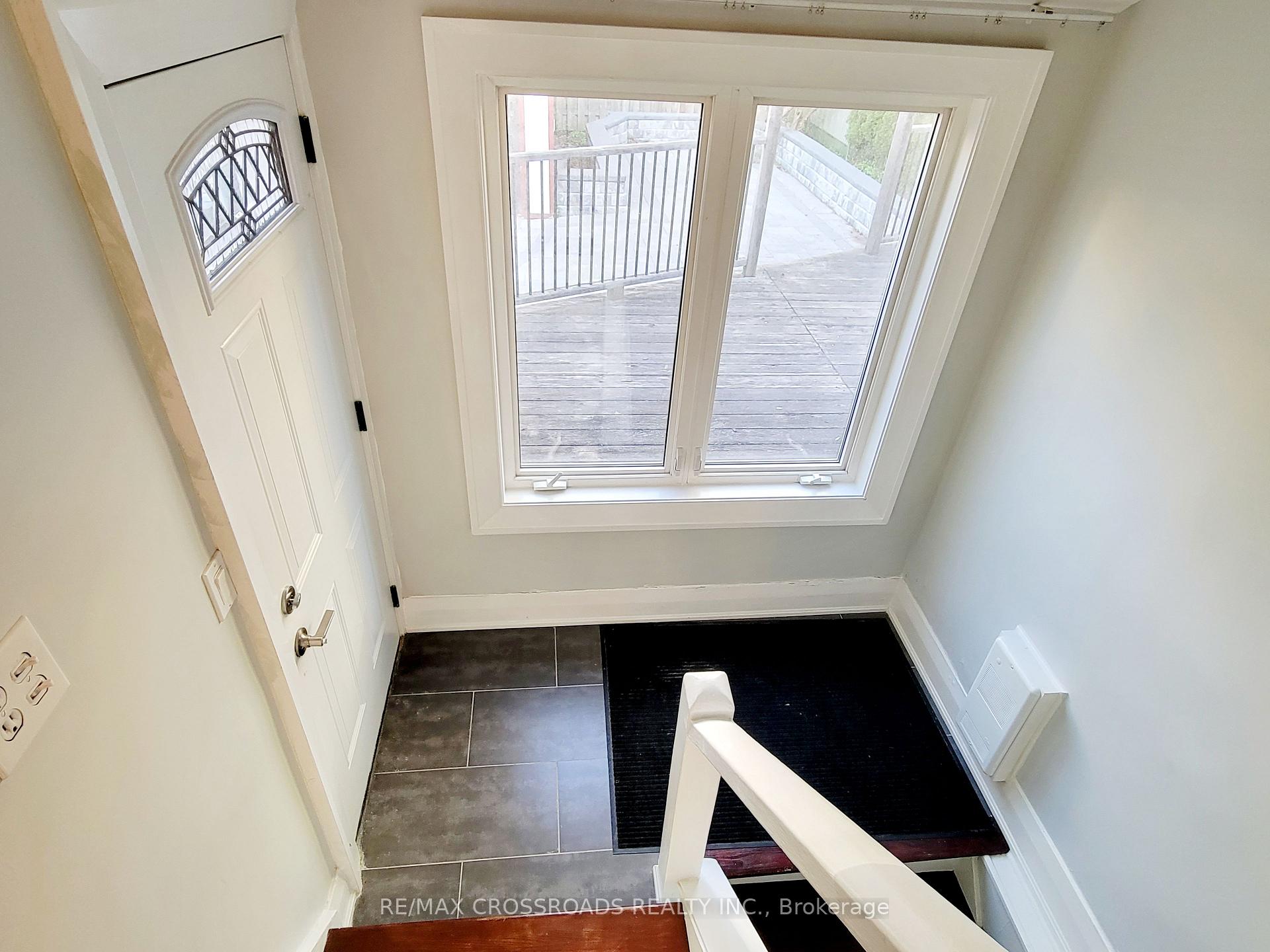 Photo 14 of 11 Maxwell Avenue, Toronto, Yonge-Eglinton — HOMEH