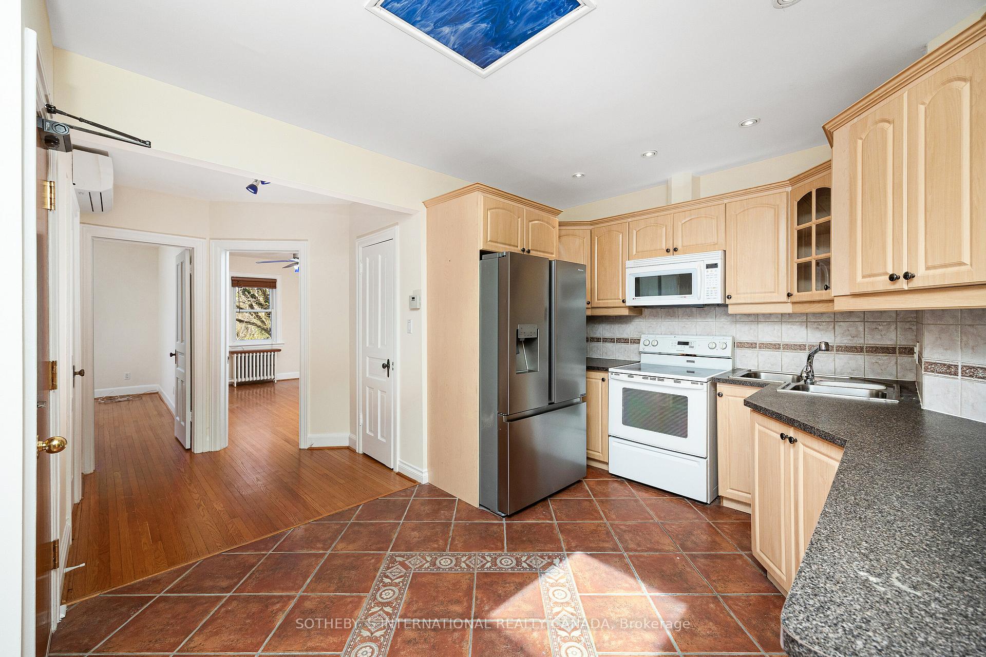Photo 11 of 1230 Avenue Road, Toronto, Lawrence Park South — HOMEH