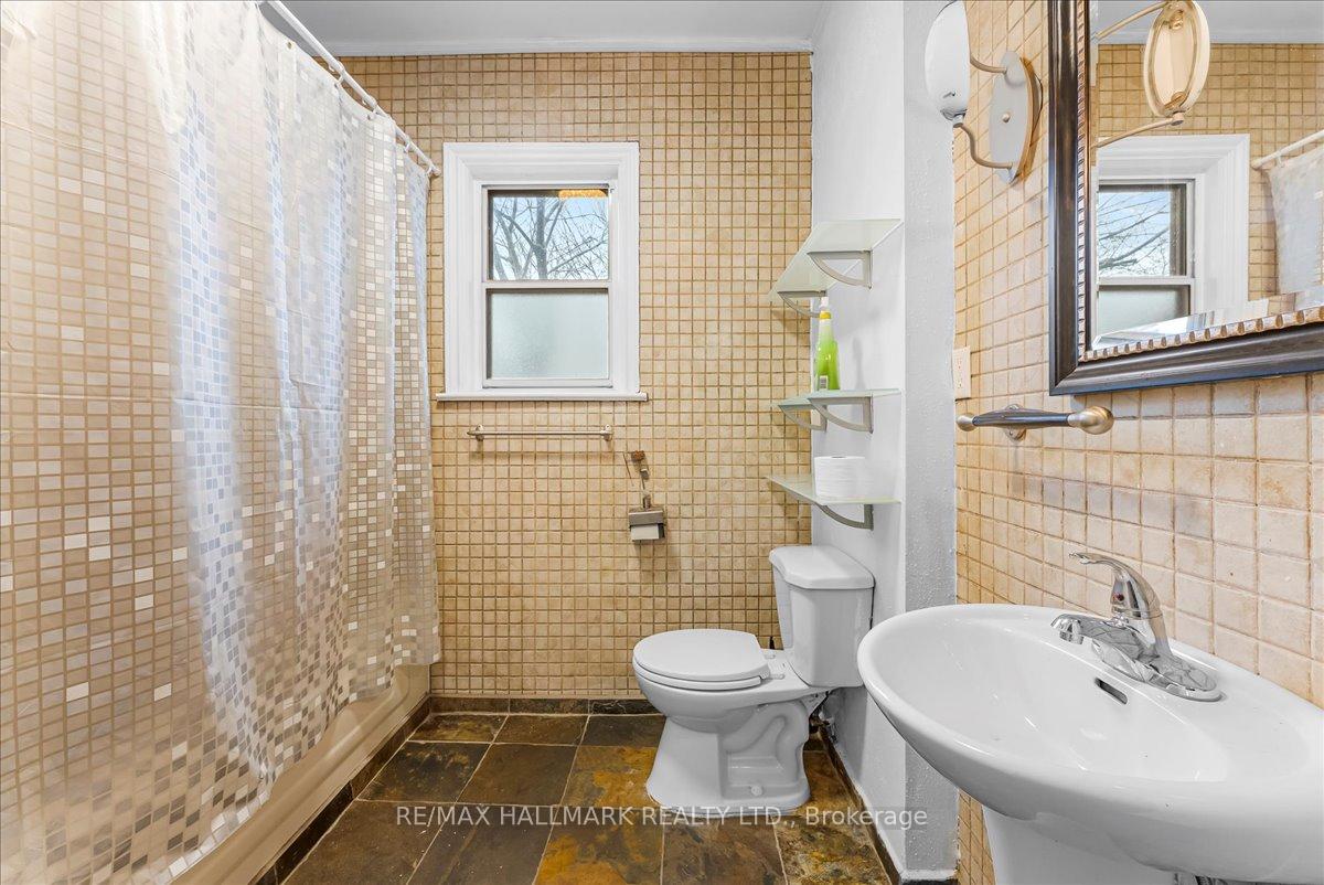 Photo 18 of 169 Ashdale Avenue, Toronto, Greenwood-Coxwell — HOMEH