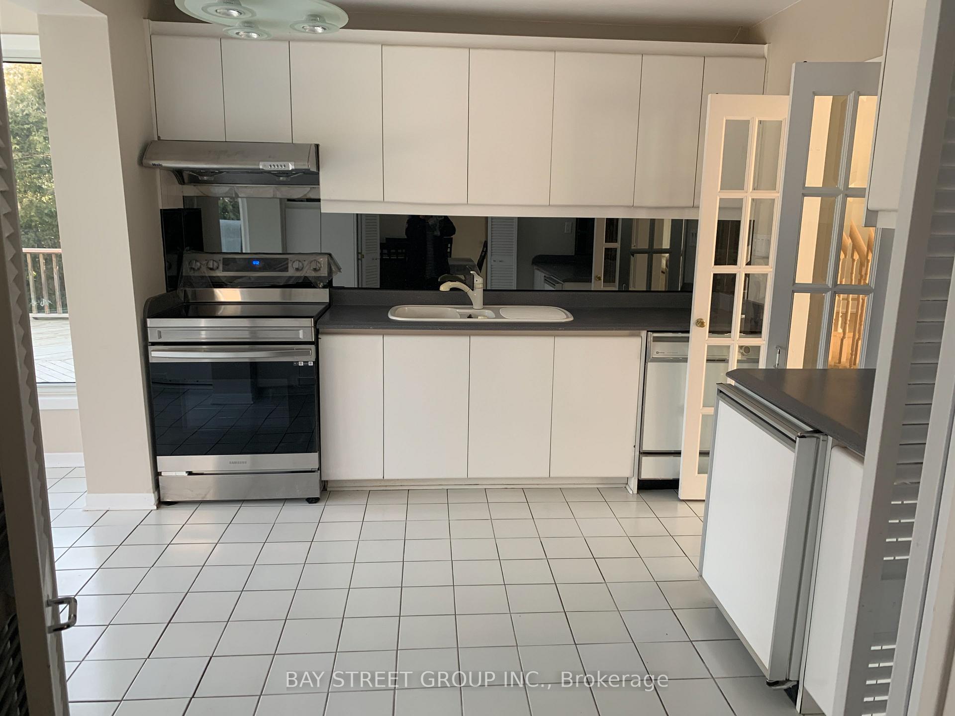 Photo 5 of Unit Upper, 24 Cross Hill Road, Scarborough, L'Amoreaux — HOMEH