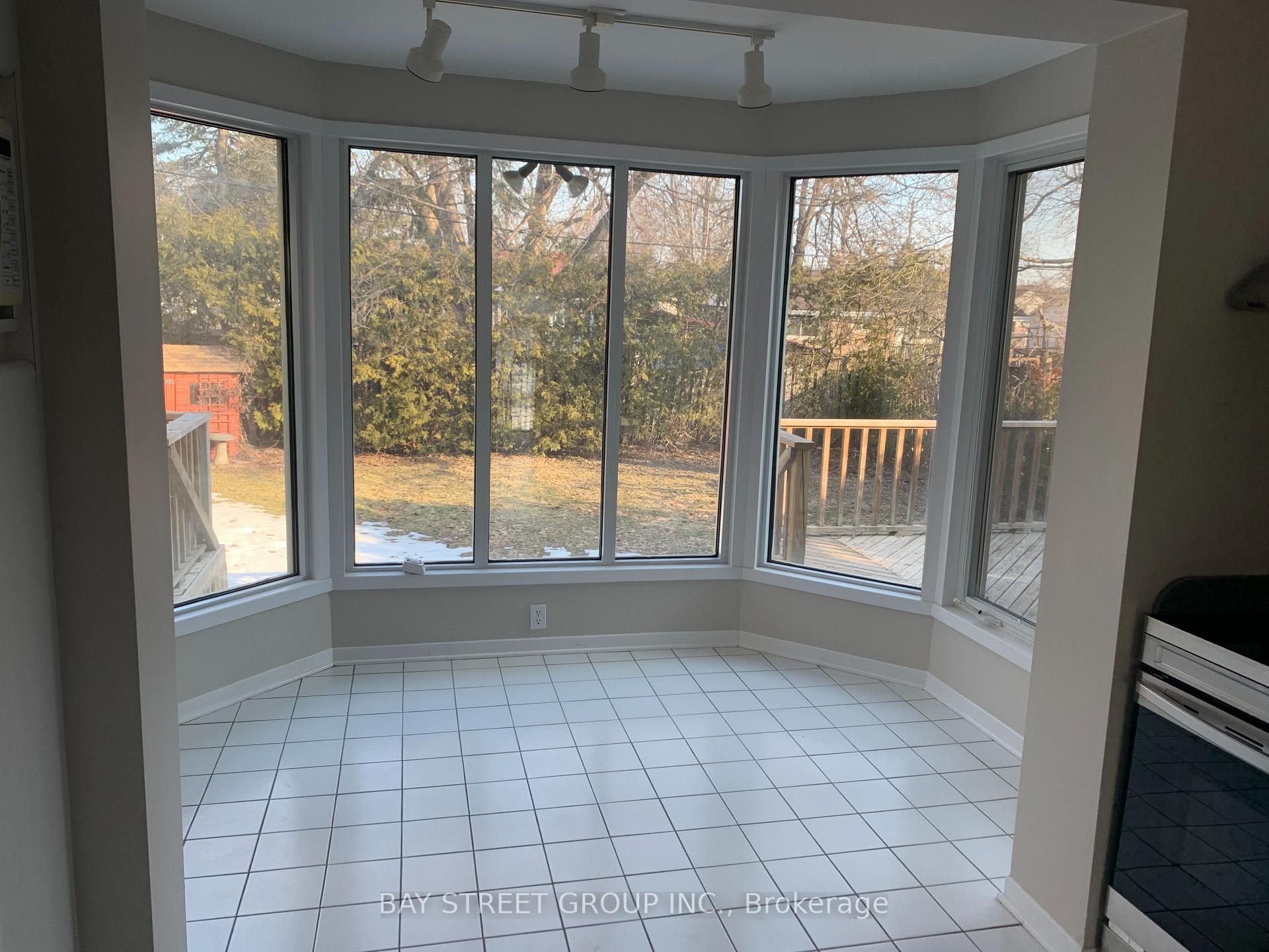 Photo 7 of Unit Upper, 24 Cross Hill Road, Scarborough, L'Amoreaux — HOMEH