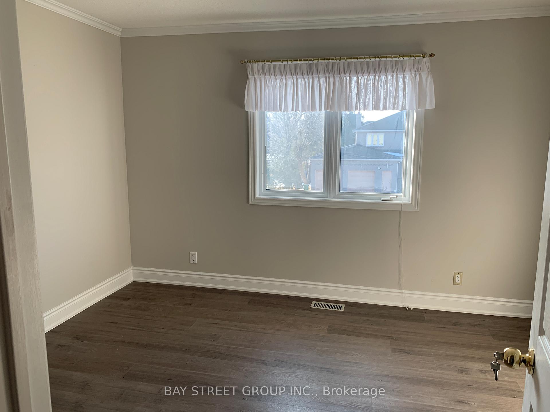 Photo 32 of Unit Upper, 24 Cross Hill Road, Scarborough, L'Amoreaux — HOMEH