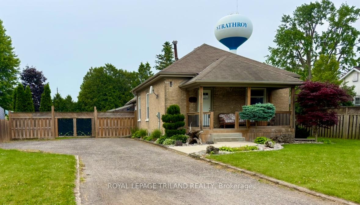 Photo 2 of 118 Scott Street, Strathroy-Caradoc, SE — HOMEH