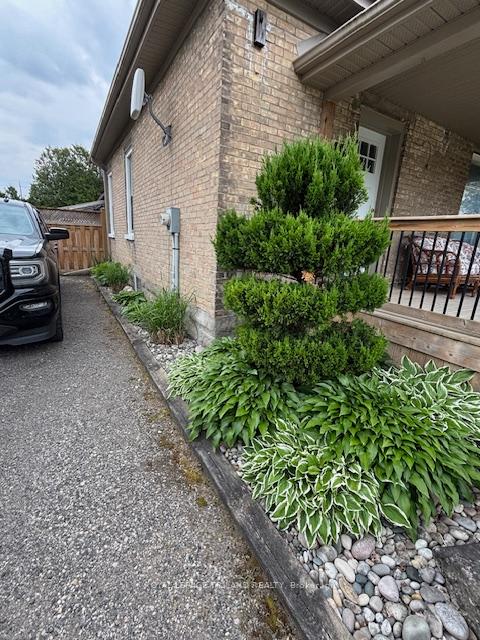 Photo 6 of 118 Scott Street, Strathroy-Caradoc, SE — HOMEH