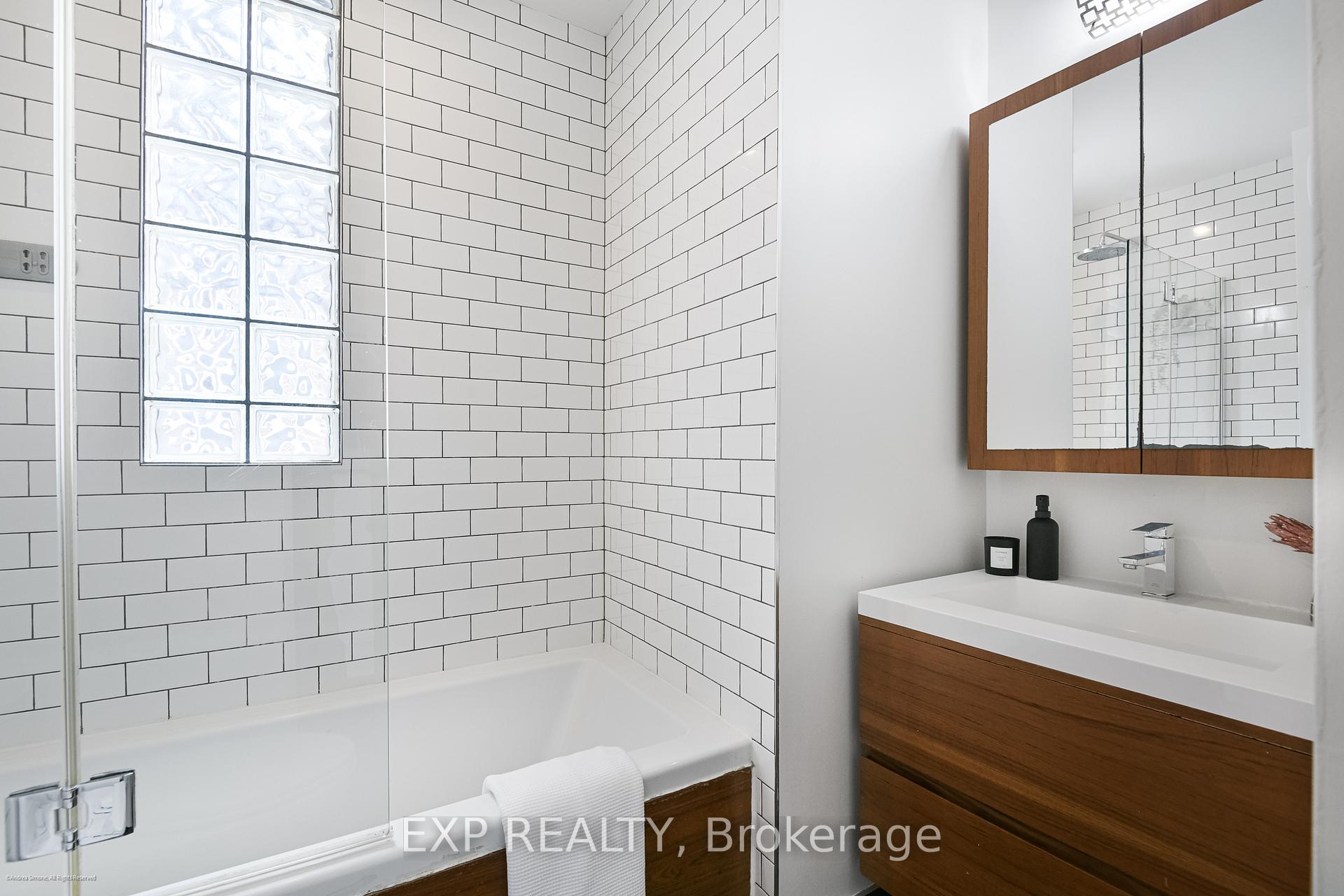 Photo 13 of 652 Ossington Avenue, Toronto, Palmerston-Little Italy — HOMEH