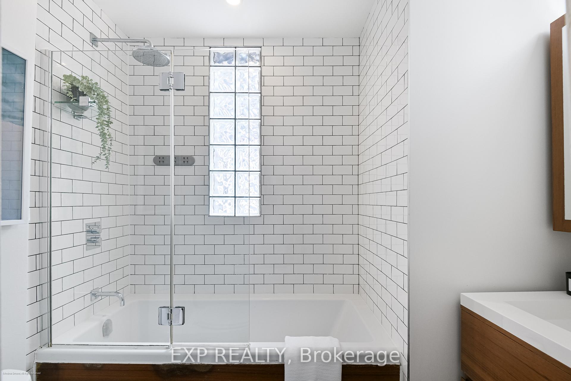 Photo 14 of 652 Ossington Avenue, Toronto, Palmerston-Little Italy — HOMEH