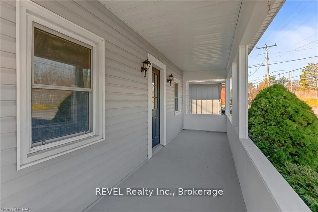 Photo 2 of 188 Niagara Falls Road, Thorold, Allanburg/Thorold South — HOMEH