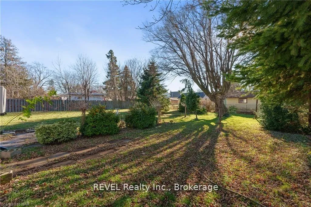 Photo 3 of 188 Niagara Falls Road, Thorold, Allanburg/Thorold South — HOMEH