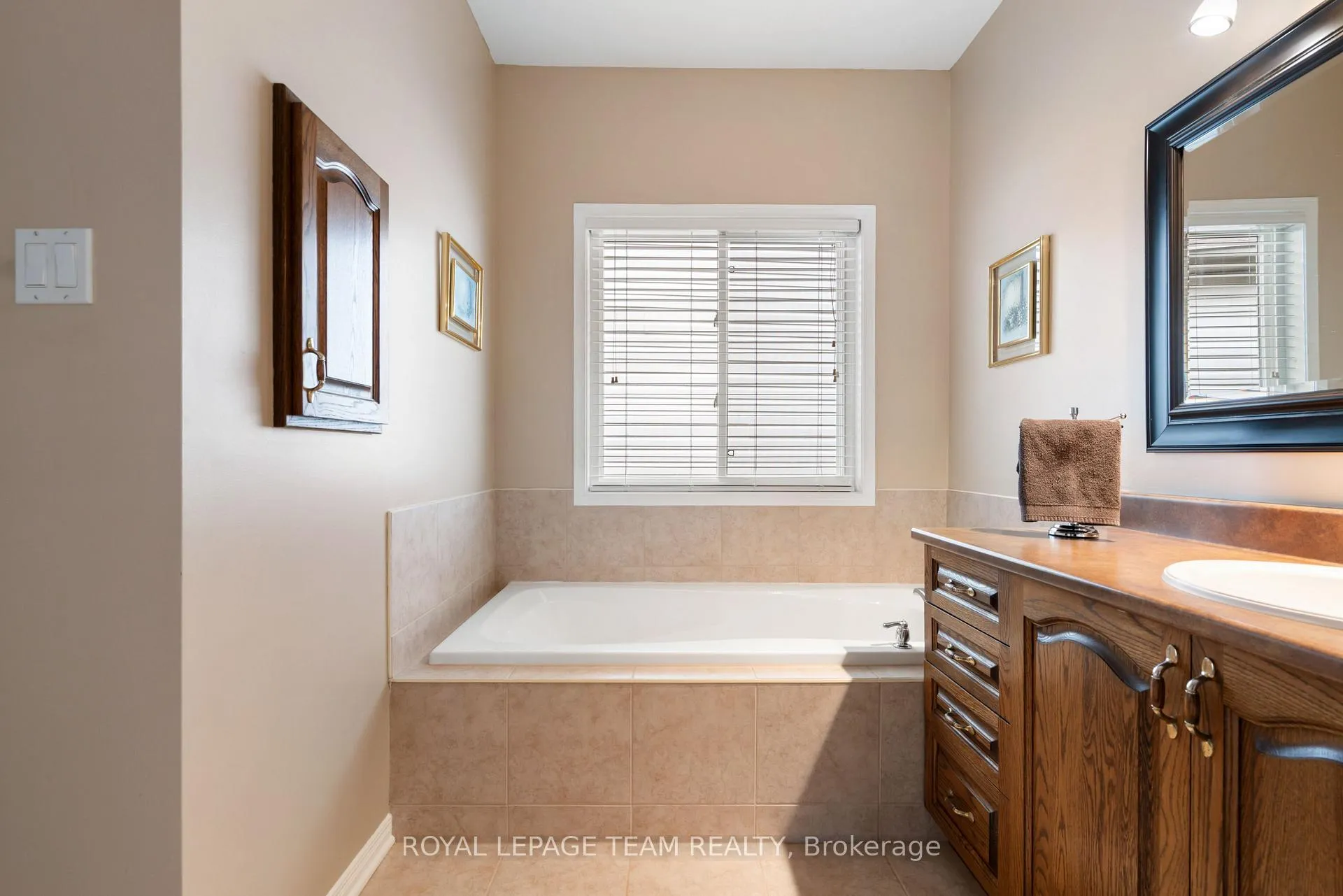 Photo 25 of 2180 Valin Street, Ottawa, Springridge/East Village — HOMEH