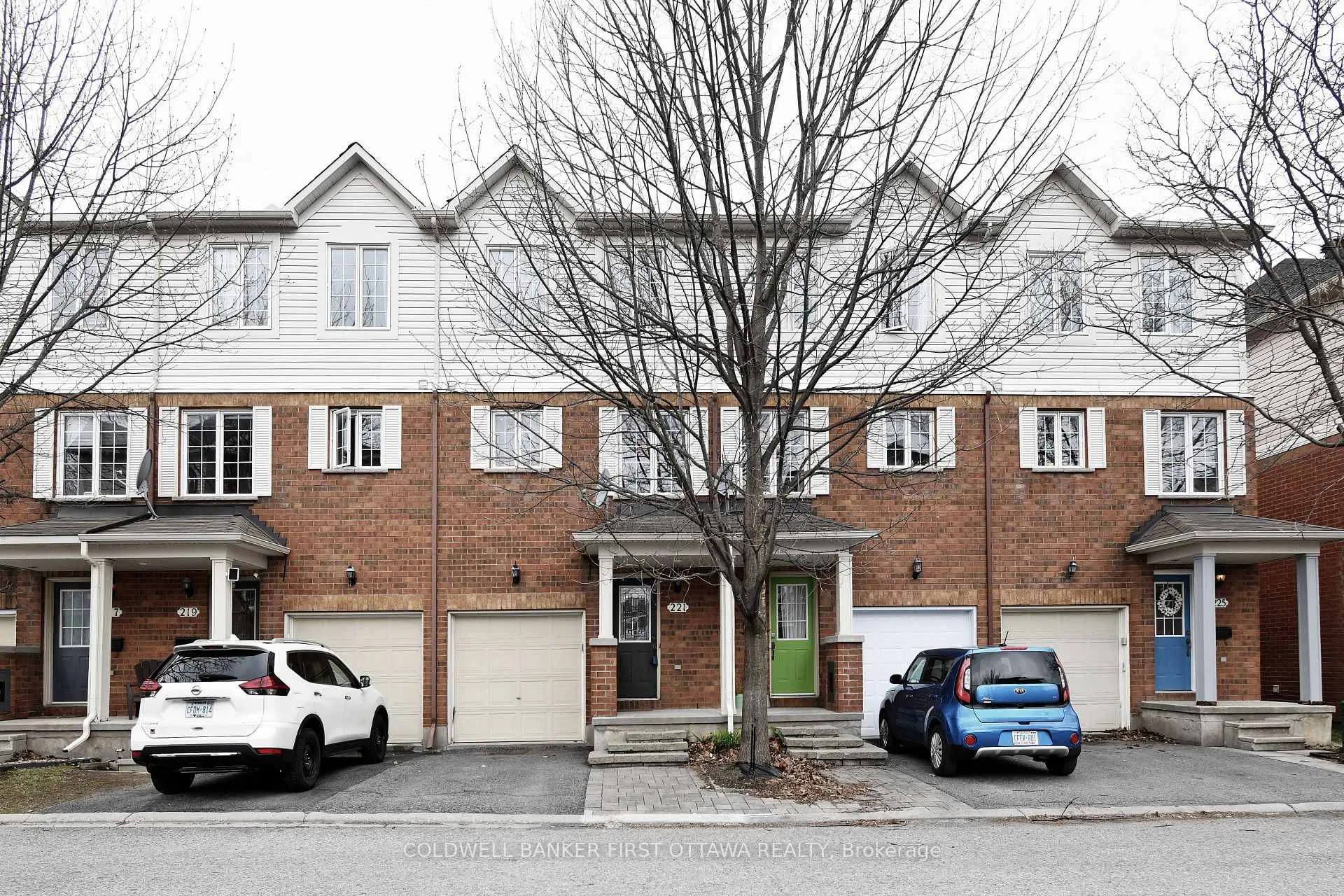 Front of Unit 221, 90 Edenvale Drive
