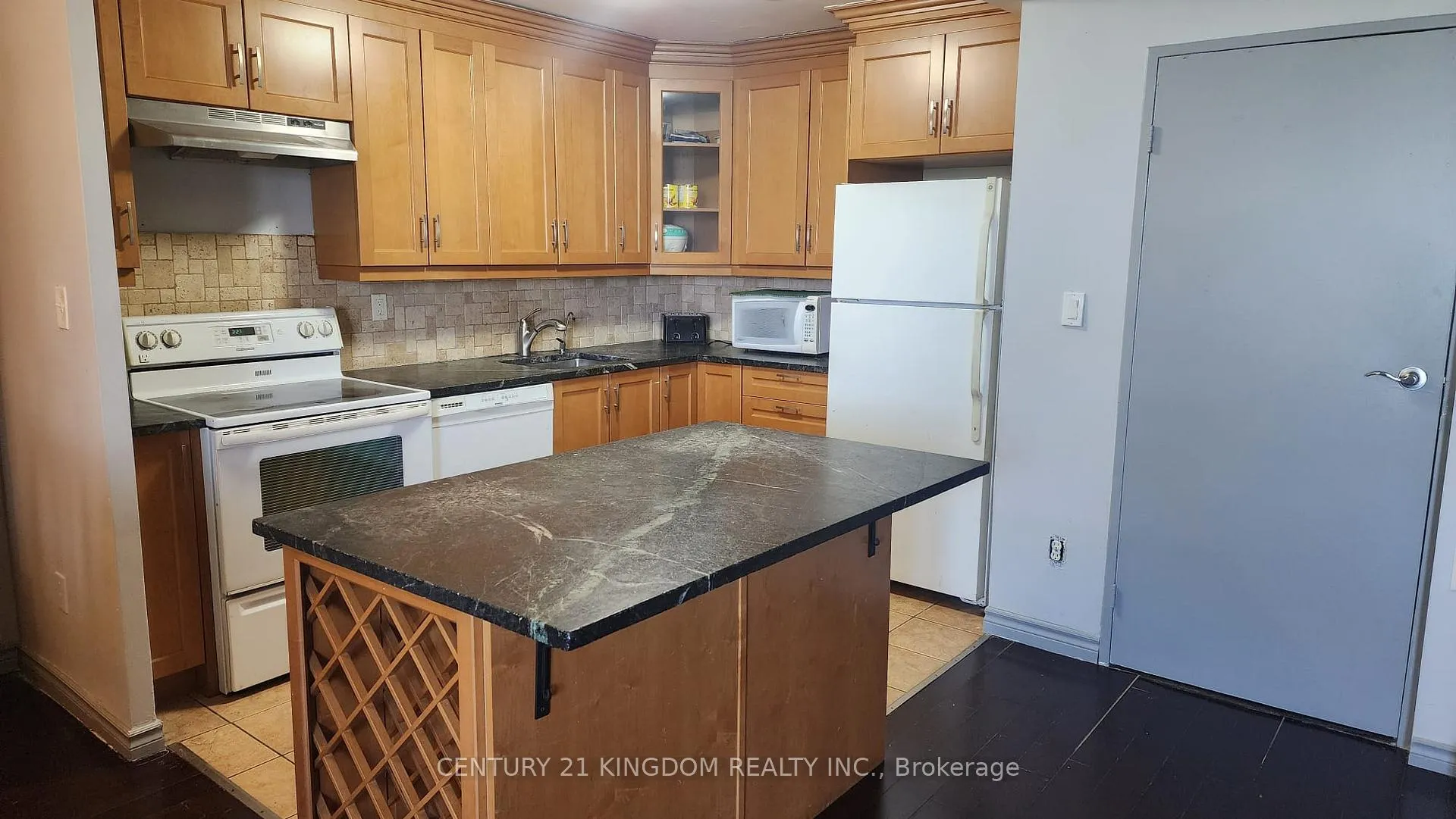 Photo 5 of Unit 1715, 20 Edgecliff Golfway, Toronto, Flemingdon Park — HOMEH