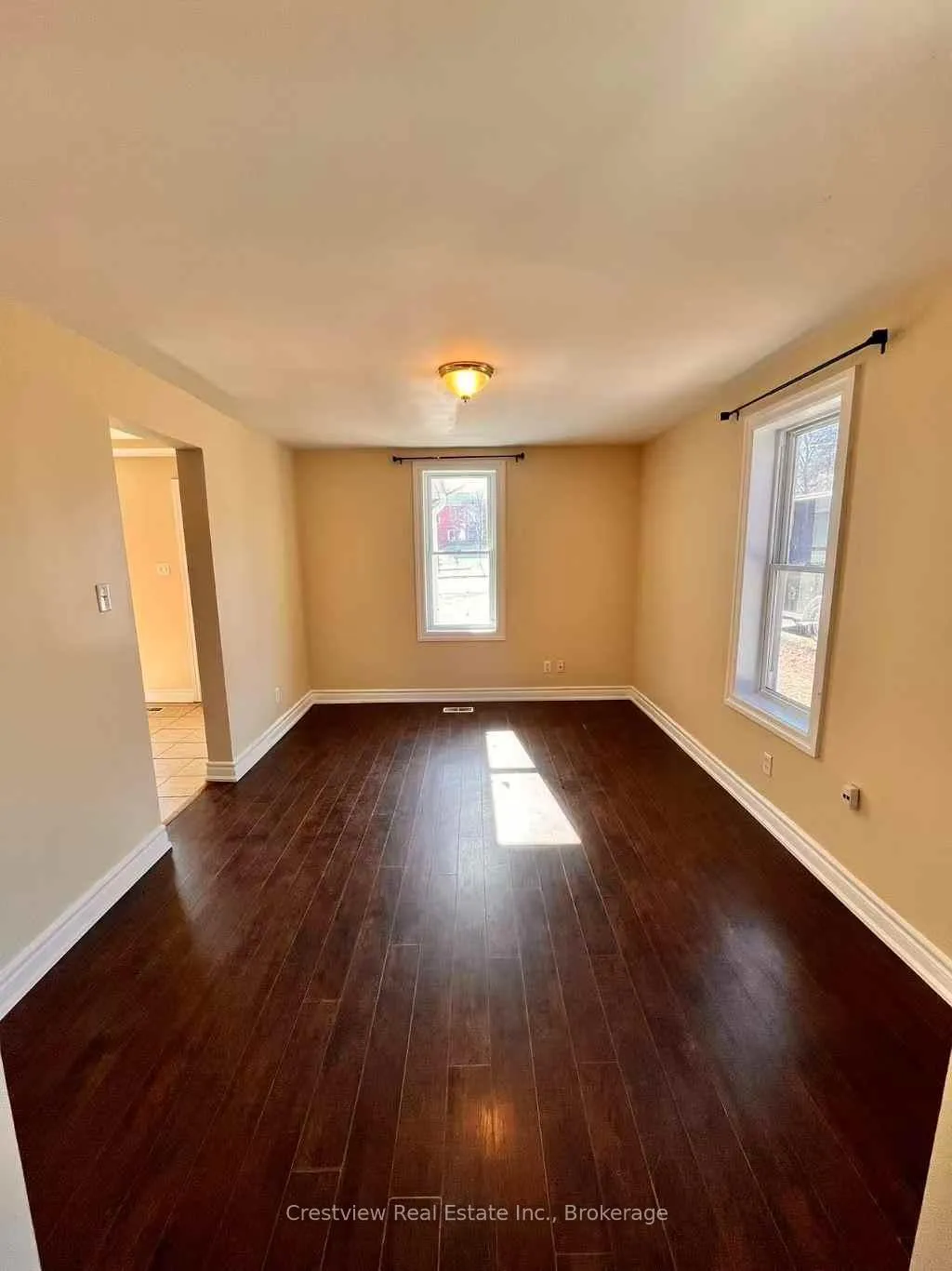 Photo 4 of 96 John Street, Barrie, Sanford — HOMEH
