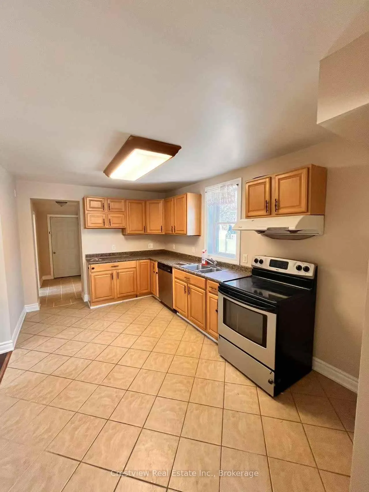 Photo 6 of 96 John Street, Barrie, Sanford — HOMEH