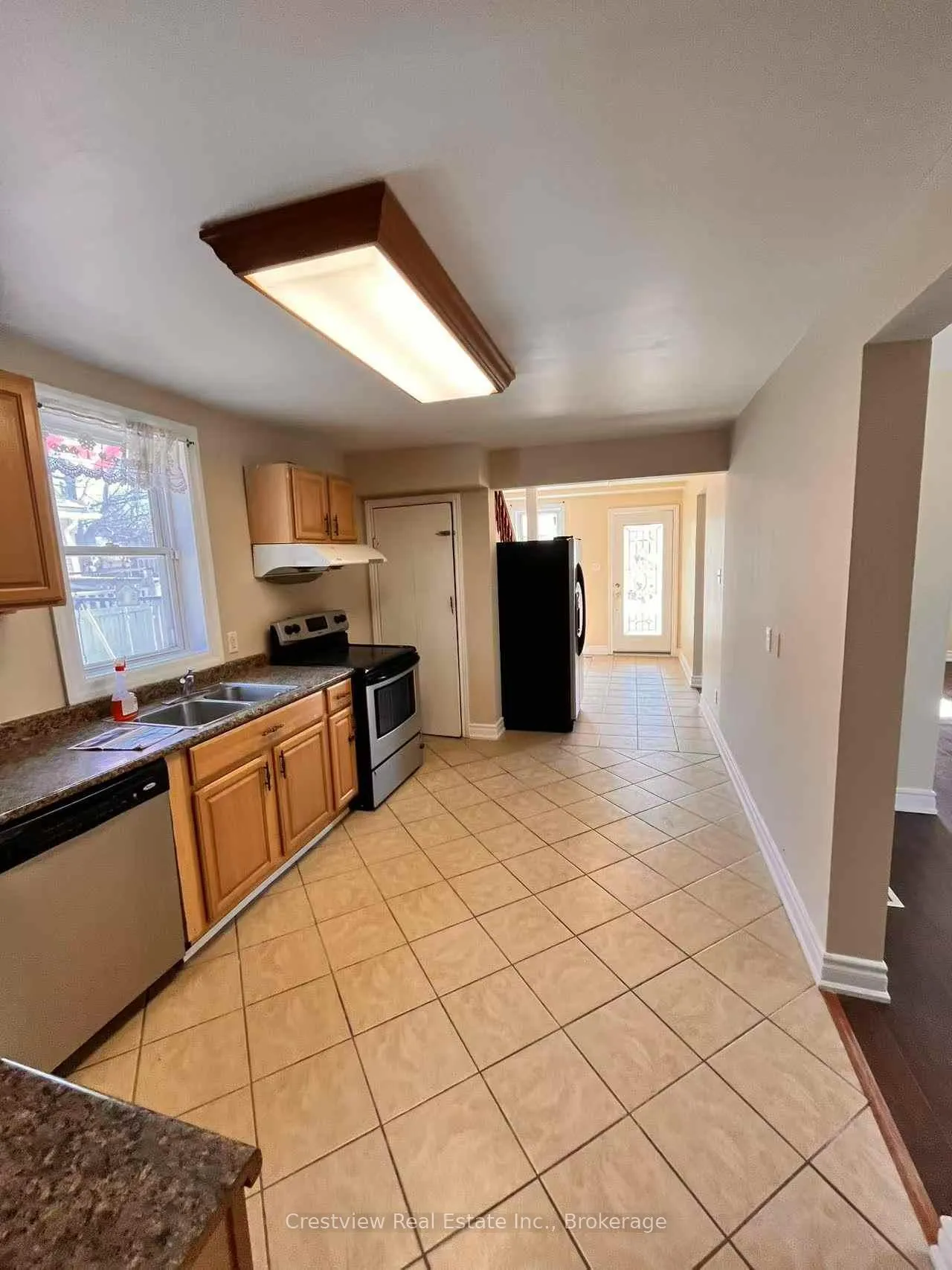 Photo 7 of 96 John Street, Barrie, Sanford — HOMEH