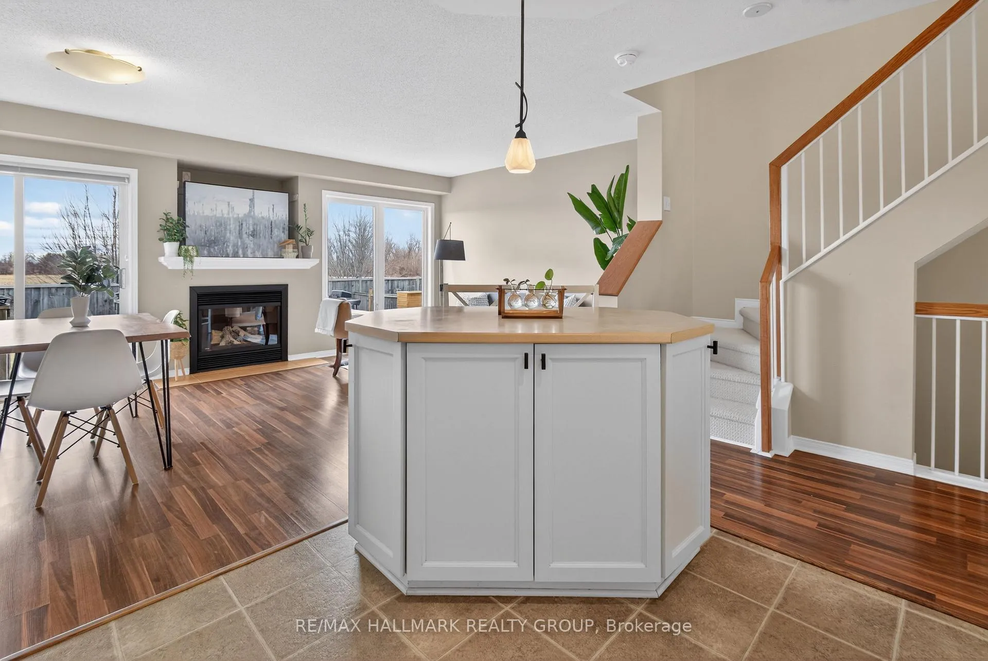 Photo 6 of Unit 74, 404 Hillsboro Private, Ottawa, Kanata - Emerald Meadows/Trailwest — HOMEH