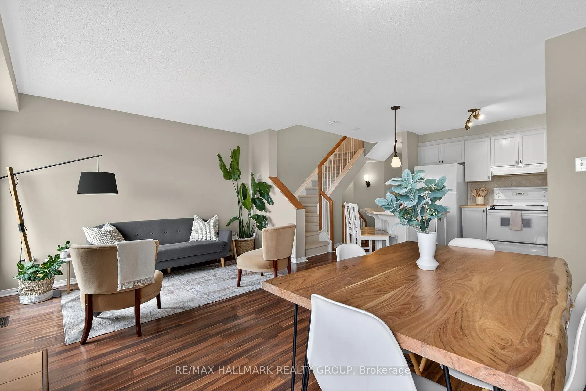 Photo 8 of Unit 74, 404 Hillsboro Private, Ottawa, Kanata - Emerald Meadows/Trailwest — HOMEH